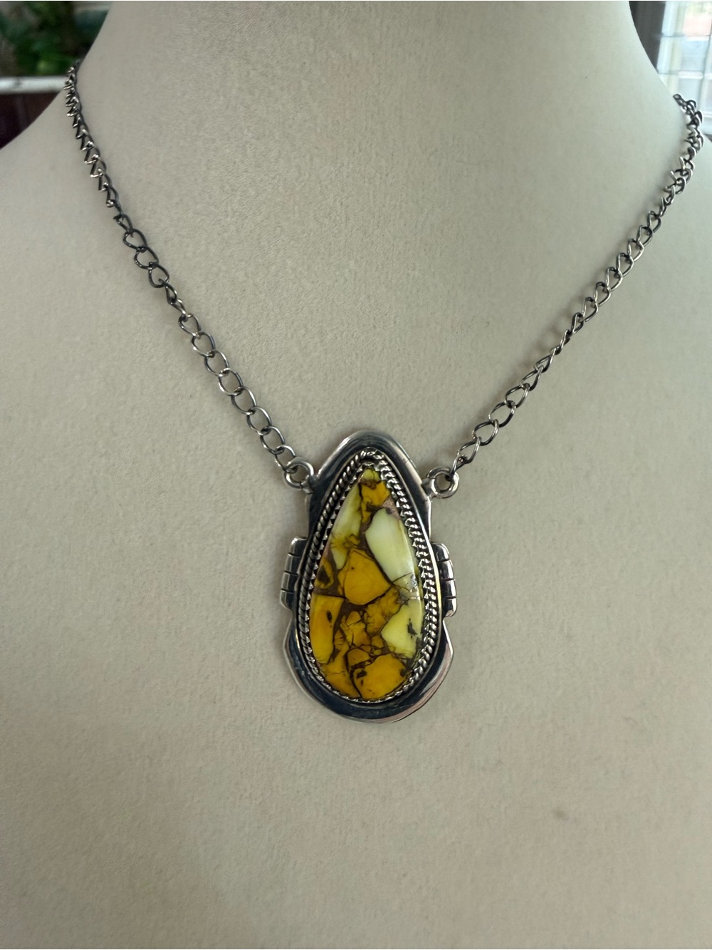 Honey Dahlia Stone 925 Sterling Silver Southwestern Statement Necklace